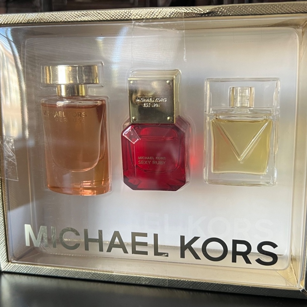 MICHAEL KORS PERFUME COFFRET SET EDP: SIGNATURE 5ml, WONDERLUST & SEXY RUBY 7ml